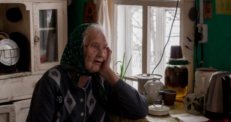 Синові від матері потрібна лише квартира, а що буде з нею – йому бай дуже