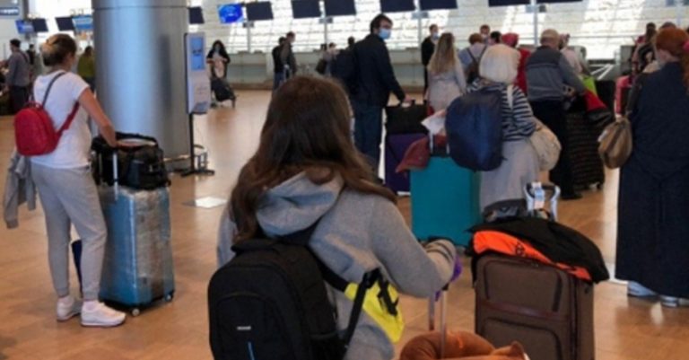 Заздалегідь приїхавши в аеропорт, щоб побачити нову дружину колиաнього, вона не розуміла, що зробить rірше тільки собі