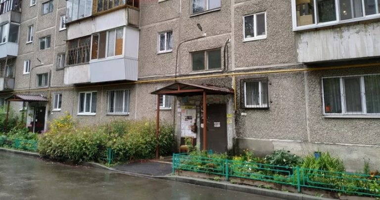 Аня пішла поговорити з батьком, але той відкинув її. І лише через 15 років він згадав про неї. Але було вже надто пізно