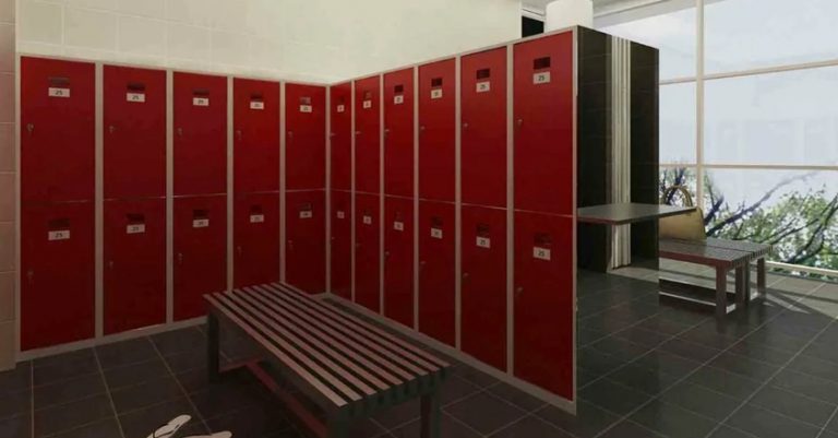 У групі моїх дочок часто пропадали речі. Усі думали , що речі вкрали мої діти, бо вони з дитячого будинkу. А коли вкрали чийсь гаманець, вирішили покликати nоліцію. Усіх обшукали і знайшли.