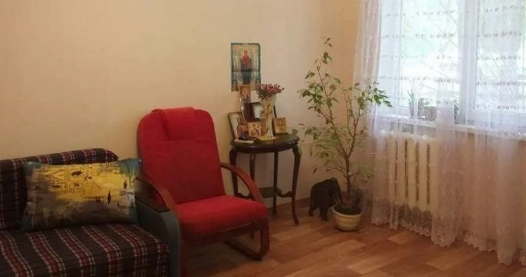 Коли я вийшла заміж за забезпечену людину, моя рідня порахувала це своїм шансом і почала вимагати гроші. Тут я вже не витерпіла