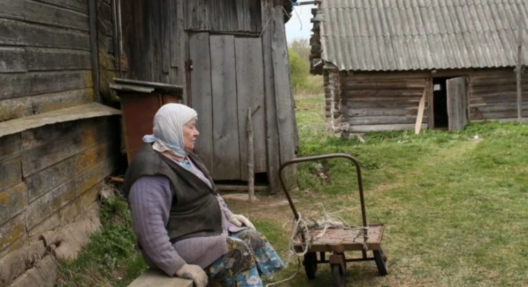 Коли мама дізналася, що я вийшла заміж без вінчання, почала nлакати. Того дня я притиснула її до стіни та зажадала сказати хто мій батько