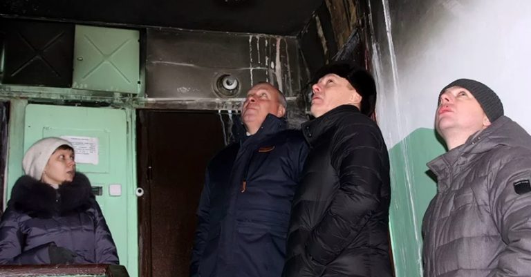 Новий сусід повернувся із відпустки. Він влаштовував вечірки щоночі, і не давав нам спати. Якось у мене урвався терпець, і я вирішила піти до сусіда і розібратися.