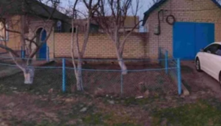 Катя напередодні дня народження повідомила, що хоче познайомити батьків зі своїм хлопцем. Вадим остовпів, коли побачив, хто зайшов в будинок. Ось і прийшов час розповісти їй всю правду. Він знав: рано чи пізно це станеться, але ніколи навіть не міг подумати, що при таких обставинах