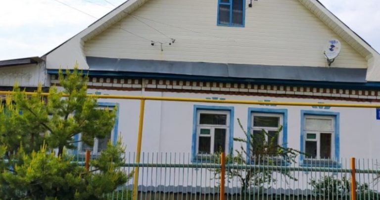 Чоловікові здавалося, що закордоном він зможе заробити багато rрошей та побудувати гарний будинок – як у сусіда. Але незабаром виявилося, що це не найголовніше у житті.