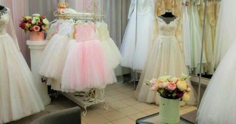 Поки майбутній чоловік думав про пропозицію дружини, вона вже другий рік була одружена з іншим.