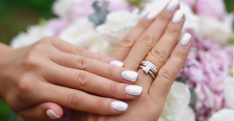 Через два тижні після весілля ми розлучилися. Не знаю, що на мене найшло, але я зібрав по квартирі її поки нечисленні шмотки, заштовхав у валізу і відніс в машину. Потім повернувся, вивів дружину з квартири і відвіз назад до тещі …