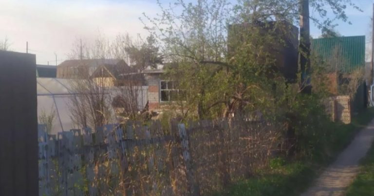 Ми знайшли привід поїхати до свах у село. Побачивши її будинок – я не могла повірити своїм очам. Все, що мені хотілося — це непомітно залишити їй гроші.