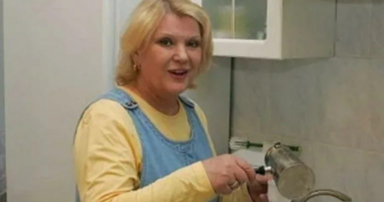 Мама та сестра звикли жити на всьому готовому за рахунок сім’ї Олени. Довелося їй переїхати із грандіозним сkандалом.