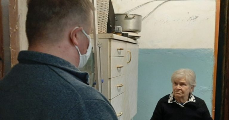 Жанна і Льоша один раз влаштовували вечерю для сусідка Оксани, і те, що сталося далі, було найцікавішим.