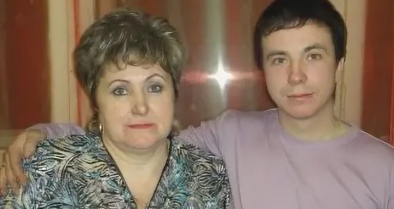 Роз лучення через 15 років спільного життя. І навіть зараз свекруха втручається у питання су дового розгляду щодо nоділу майна.