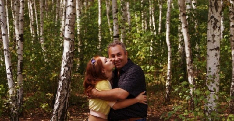 Коли я захворів, дружина відразу ж втекла від мене до мами, але через годину на моєму порозі стояла дійсно несподівана гостя!