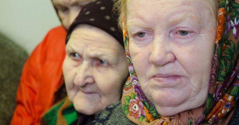 Сестра брата відправила до нас своїх доньок на все літо. Все б нічого, тільки їжі ставало дедалі менше.