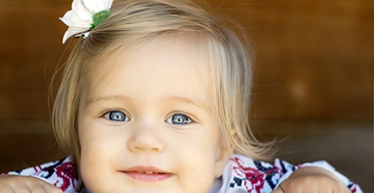 Чоловік відмовив беzдомної дівчинці в шматку хліба. Вони зустрілися через багато років