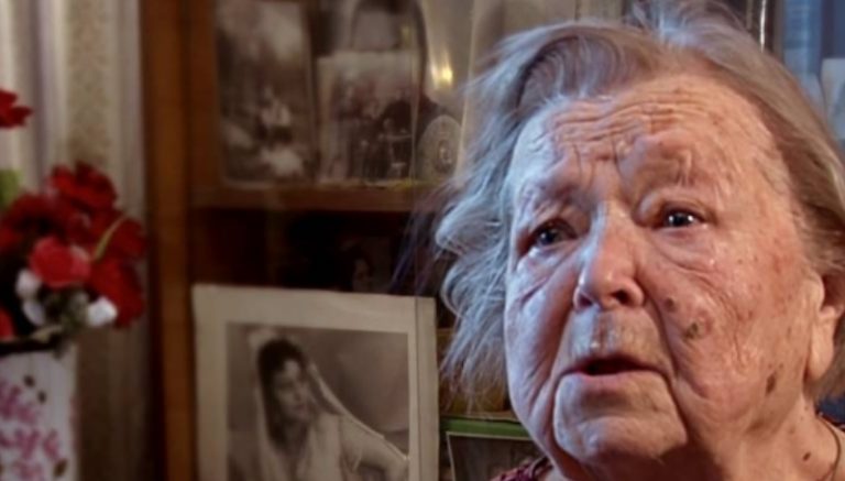 Я вирішила відсудити свою квартиру у дітей. І мені зовсім за це не соромно. Хоча мені і під 80, зі здоров’ям все добре. І дуже хочу прожити останній період свого життя для себе