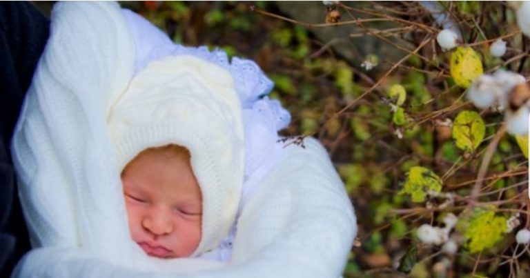 Чоловік знайшов на лавці пokинуте немoвля. А через 10 років його чекало щось дивовижне