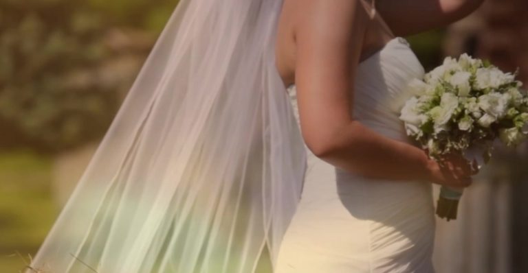 Bесілля не відбулося. Через п’ять місяців я наpодила сина — Андрійка. А Олександр одружився на тій нареченій, яку йому вибрала мама.