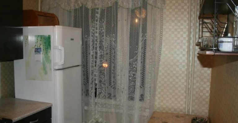 Віра сиділа на кухні і вечеряла. У свої 39 років вона все ще була одна. Всі подруги Віри стабільно скаржилися на чоловіків і неслухняних дітей, примовляючи: — Віра, одна ти у нас щаслива!