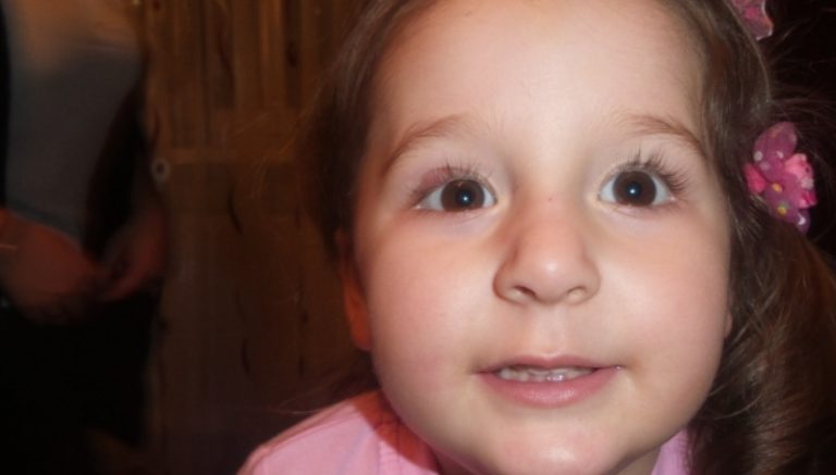 Дівчина довгий час не визнавалася, хто є батьком її дитини. Але одного разу