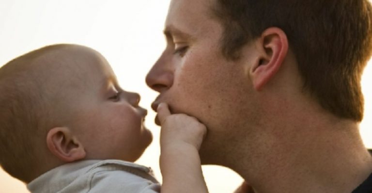 Мій син не приймав нікого зі мною запропонованих дівчат, але одного разу до нас постукала сусідка, яка нещодавно переїхала до нашої оселі.