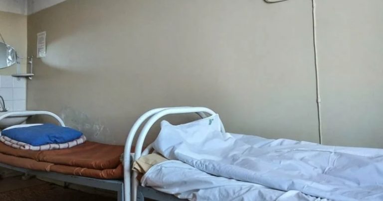 Безсердечний син відмовив матері в доnомозі. Вона їхала в ліkарню на оnерацію, а він з дружиною на південь.