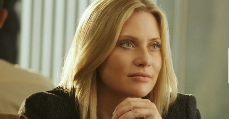 В той день свекруха залишилася у нас вдома, а я пішла на роботу. Днем мені подзвонив сусід. Він сказав, що у мене в квартирі якісь крики. Я схопилася і поїхала додому.