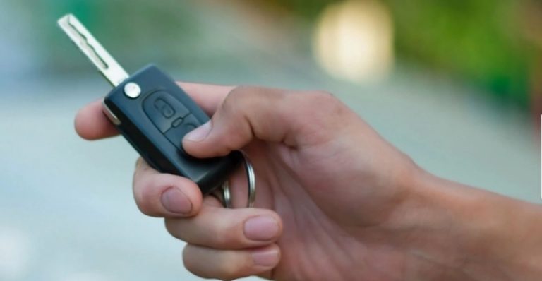 Чоловік купив квартиру, але оформив її на свою маму. За його словами, він застрахував себе в разі розлучення зі мною …