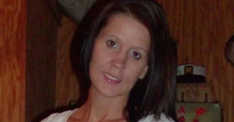 Невістці Стало Не По Собі, Коли Дізналася Що Дарували Свекрухи Весь Цей Час Син У Чоловік. Вирішила Вона В Цей Раз Сама Вибрати Подарунок.