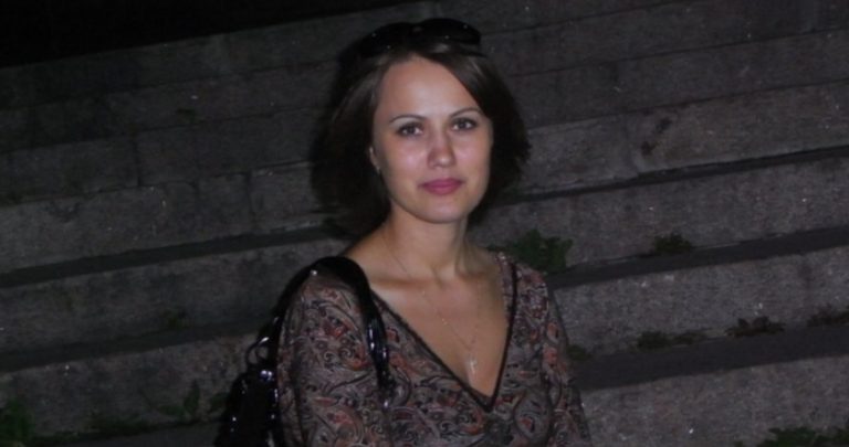 Увійшла До Будинку, І Одразу Стало Зрозуміло, Що В Домі Хтось Є. Поспішила Я На Кухню, І Ледве Дар Мови Не Втратила Від Побаченого