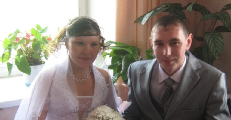 Вибір мого 30-річного друга зупинився на вчорашній школярці. Життя надало йому гарний урок.