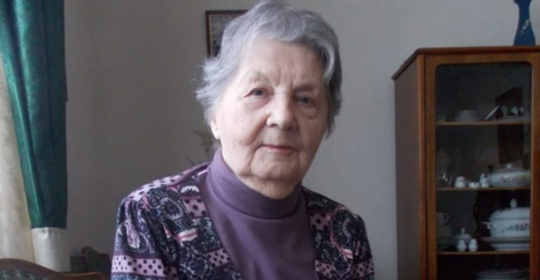 Сусідка по дачі овдовіла, але всі її вітали зі звільненням. На те були вагомі причини.