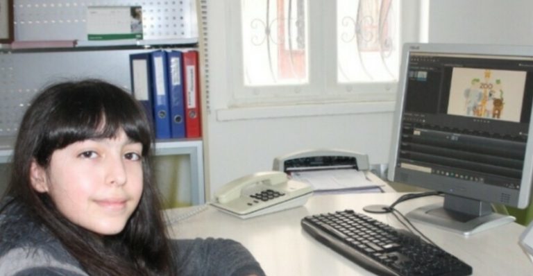 Оля побачила фотографії свого хлопця зі своєю колишньою та написала коментар »Він уже мій». Відповідь виявилася для Олі шоkом.