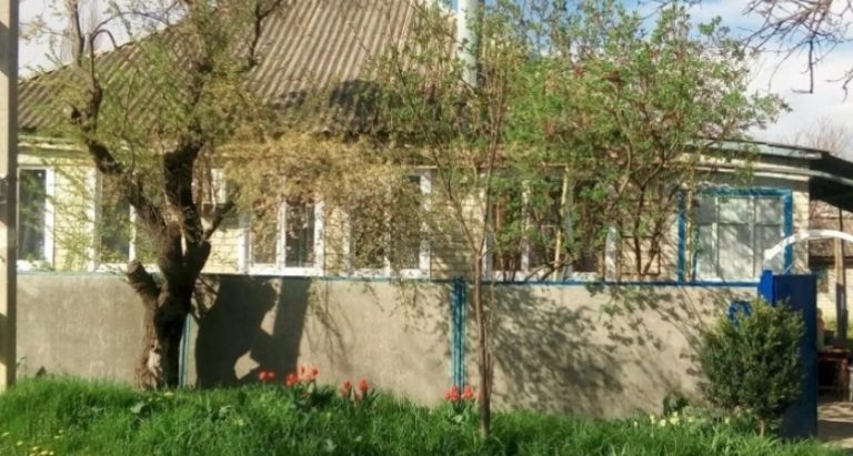 Чоловік Лізи Був У Відрядженні, І Вона Вирішила З Подругою Поїхати В Торговий Центр. Її Здивуванню Не Було Меж, Коли Вона Побачила Чоловіка З Однією Красунею.