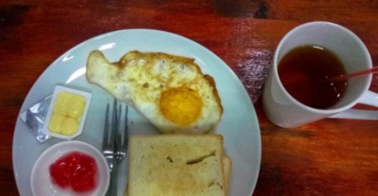 Чоловік Запідозрив, Що У Віри Хтось З’явився Та Вирішив Перевірити Речі Дружини. Раптом У Сумці Віри Андрій Помітив Якийсь Див Ний Лист.