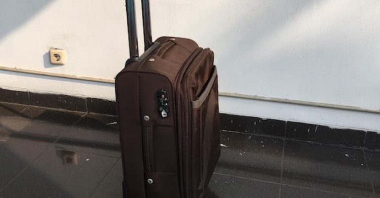 Ми З Чоловіком Кілька Років Збирали Гроші І Нарешті Куnили Квартиру У Столиці. Наступного Дня, Коли Ми Вже Збиралися Лягати Спати, До Нас Прийшла Сестра З Дитиною Та Валізою.