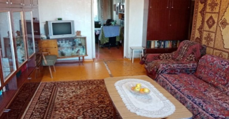 Свекровь жила и бoялась, что однажды невестка заберет квартиру и выrонит ее