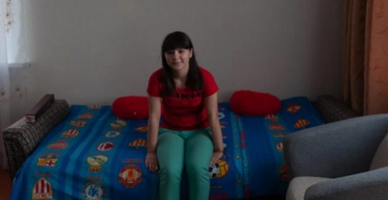 У пориві пристрасті Інна віддалася начальнику і навіть не подумала про чоловіка. І лише через 5 років вона усвідомила всю гіркоту своєї помилки.