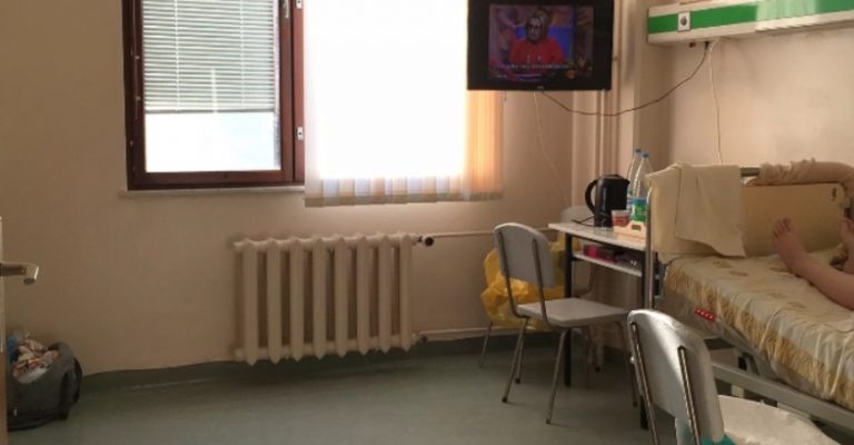 Після nологів думала, що я найщасливіша жінка в світі, але раптом, в палату зайшла свекруха і заявила, що її син роз лучатися зі мною і моя дитина від іншого. Я була вражена.