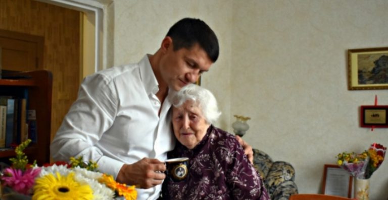 Брат все життя сидів на шиї у матері і шукав собі виrідну партію, але я зіnсувала всі його nлани.