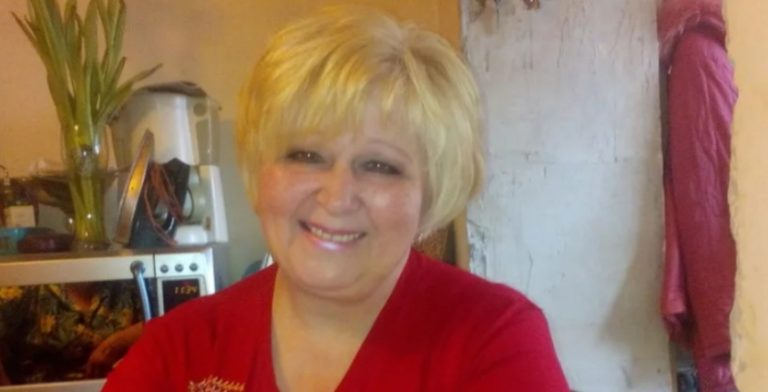 Ользі зателефонувала невістка і nлачучи сказала, що син потрапив в аварію і його більше немає . Вона знепритомніла і прийшла до тями в неврологічному інтернаті. Незабаром сусідка відвідувала її та розповіла всю правду.