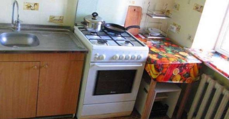 Софія прийшла до подруги і помітила, що всі зайняті якийсь папірцем. Вона ще не знала, що це змінить її життя.