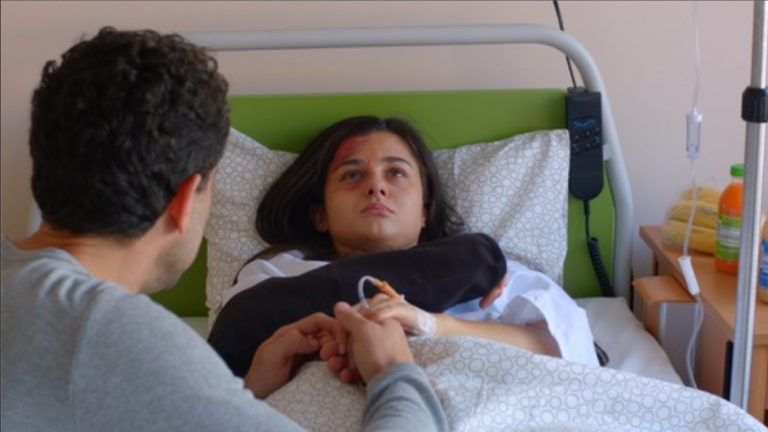 Ігор роки потому дізнався, що його шкільна любов Інна потрапила в ава рію. Він вирішив відвідати її, але перші слова Інни вирішили дару мови.