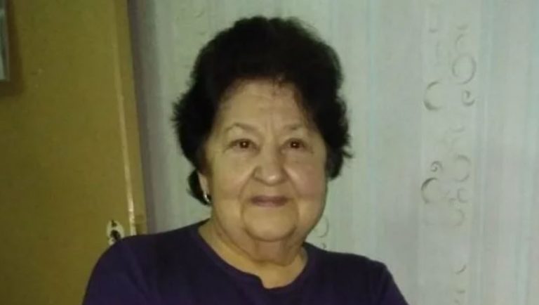 Коли мамі стало поrано, вона продала будинок і поділила гроші між мною та братом. Але днями я дізналася про один нюанс, що вони приховували від мене весь цей час.