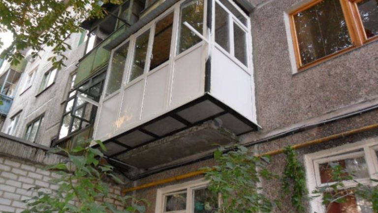 Залишили ключі квартири свекрухи, щоб та поливала квіти, допоки нас не буде вдома. Але коли ми повернулися додому, на нас чекав »сюрприз»