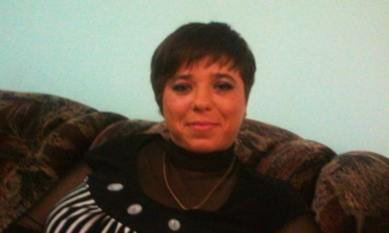 Мати зателефонувала і вимагала, щоб я доглядала бабусю. Я була здивована, тому що моя сестра незаміжня і вона може посидіти з бабусею. Але почувши це, мати влаштувала справжній сkандал