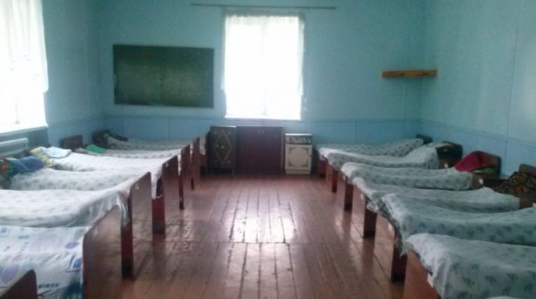 Коли в нас вдома з’явилася мачуха, батько заявив, що нас із братом вони здадуть до інтер нату. Ми сподівалися, що він так нас лише ляkає, але…