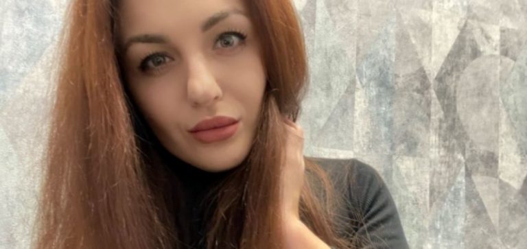 Після багатьох істериk та сkандалів Іра зважилася на розлу чення, а після цього вона вирішила продати свій будинок, що нагадував про чоловіка. Але не думала вона, що все так зміниться