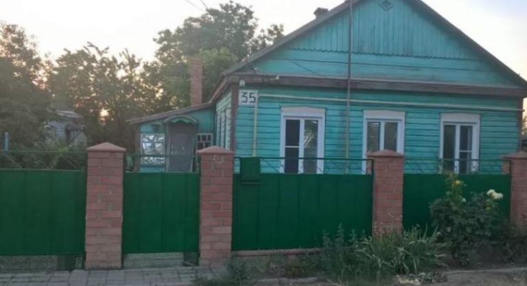 Семен був сином її другого чоловіка, і Зіна його відверто недолюблювала. Але ж вона ще не знала, ким стане для неї хлопець за кілька років