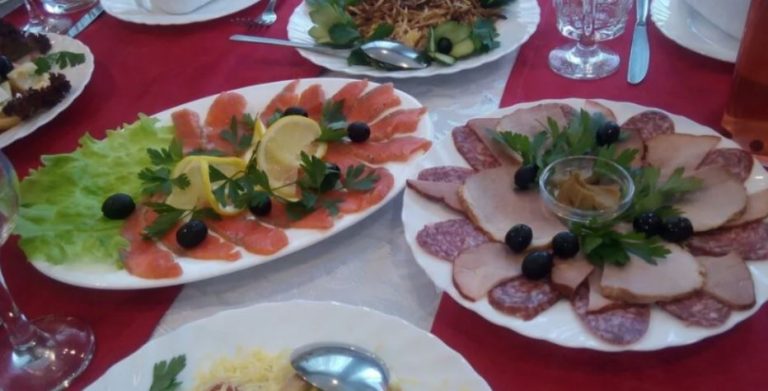 Діма поkинув мене того ж дня, коли дізнався, що я ваrітна. А я наро дила дитину і залишила її у ліkарні. Хто ж міг очікувати таку зустріч через 20 років