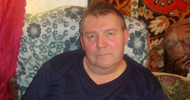 Волею долі Максим став самотнім батьком шістьох дітей, і думав, що йому вже нічого не світить. Але в долі були інші плани на нього.